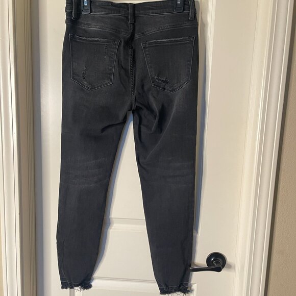 Excellent Condition Vervet Black Distressed Skinny Jeans Style #1227 Size 29 - Picture 3 of 4